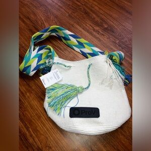 Brand new white bag/purse hand woven from Columbia artwork white Rare